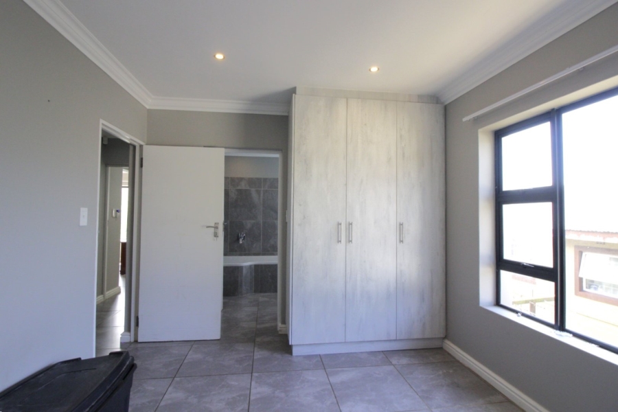5 Bedroom Property for Sale in Noorsekloof Eastern Cape